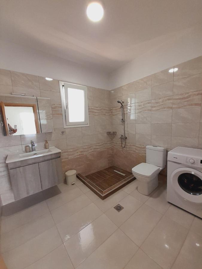 فاليراكي Roseberry Studios المظهر الخارجي الصورة