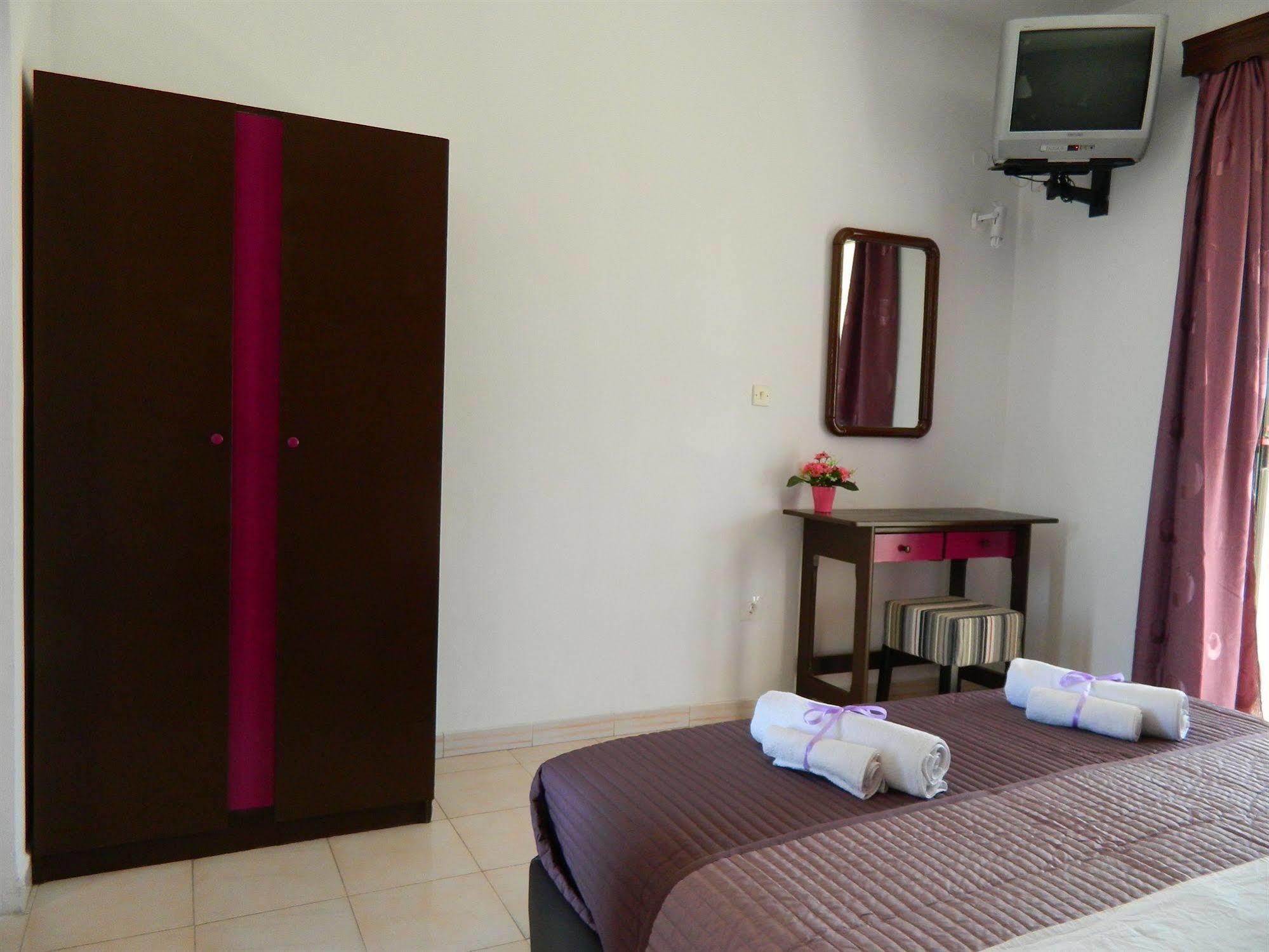 فاليراكي Roseberry Studios المظهر الخارجي الصورة